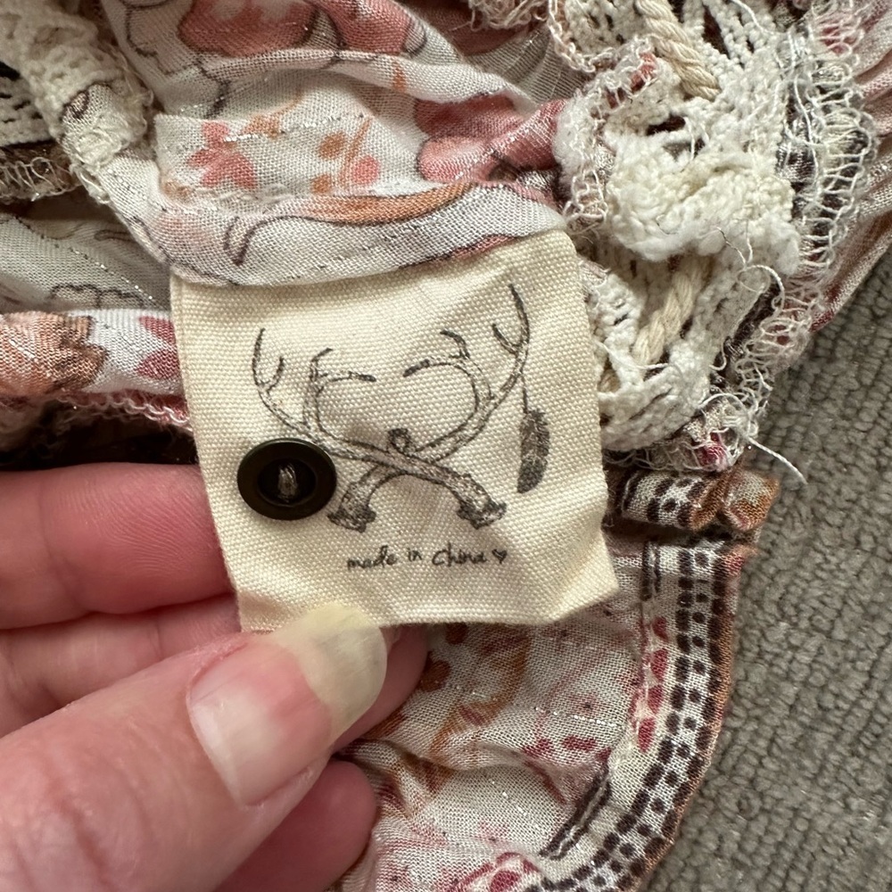 Spell and the Gypsy Zahara Blouse - Picture 9 of 12